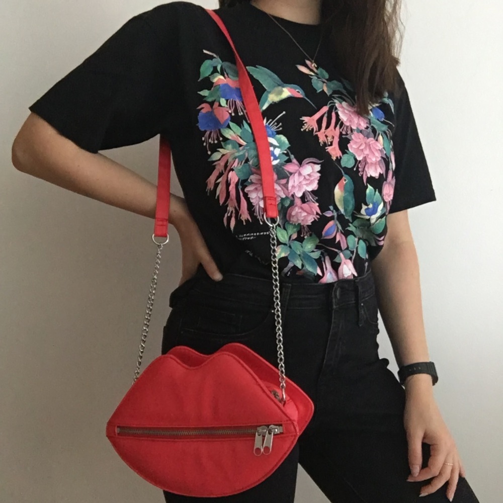 Red Lips Purse